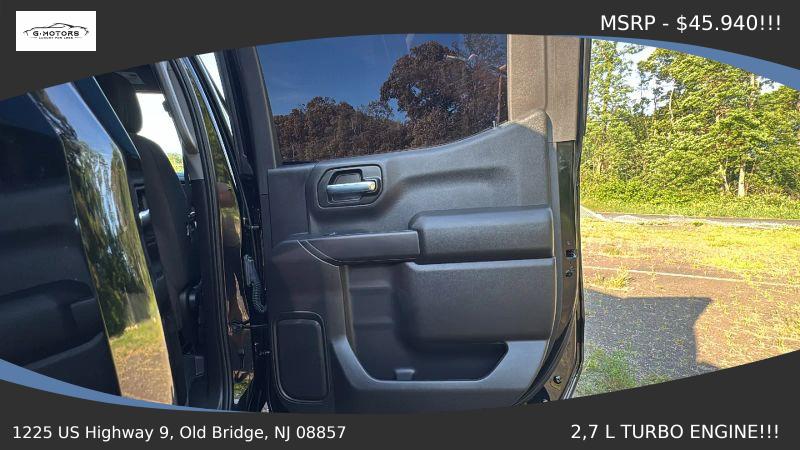2023 Chevrolet Silverado 1500 2WD Crew Cab Short Bed Custom