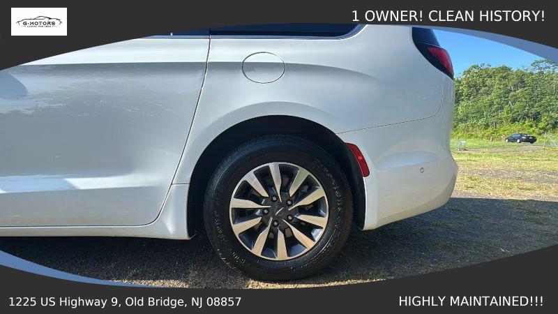 2023 Chrysler Pacifica Hybrid Touring L