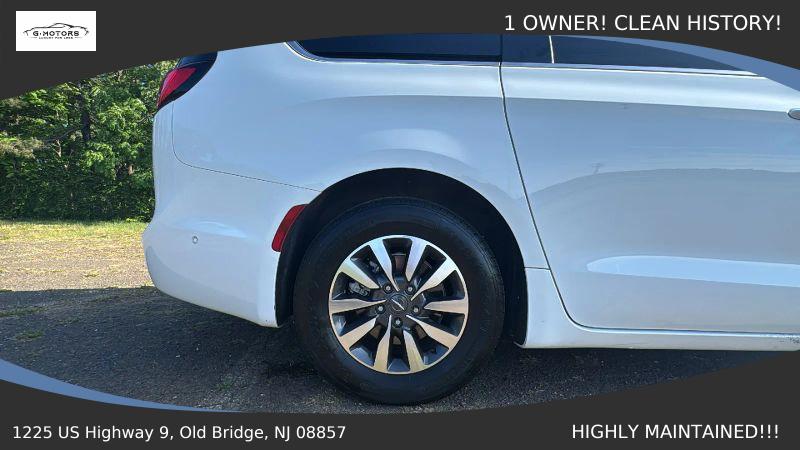 2023 Chrysler Pacifica Hybrid Touring L