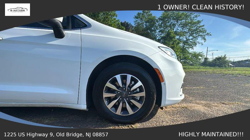 2023 Chrysler Pacifica Hybrid Touring L