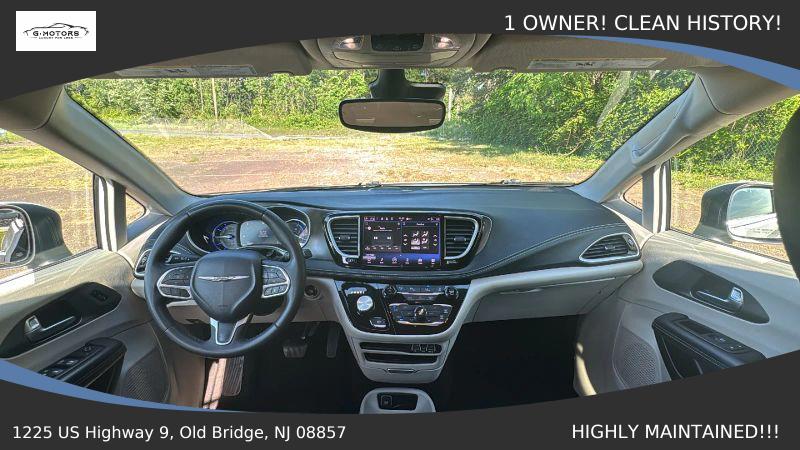 2023 Chrysler Pacifica Hybrid Touring L