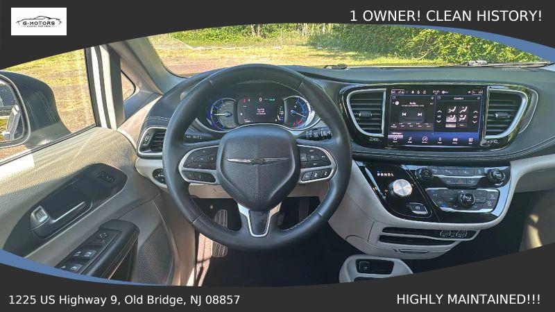 2023 Chrysler Pacifica Hybrid Touring L