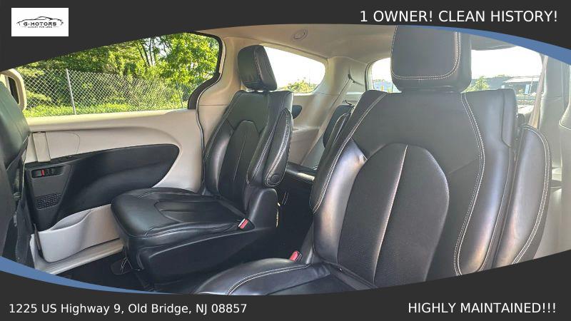 2023 Chrysler Pacifica Hybrid Touring L