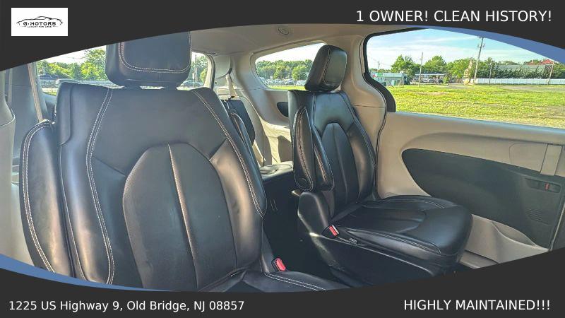 2023 Chrysler Pacifica Hybrid Touring L