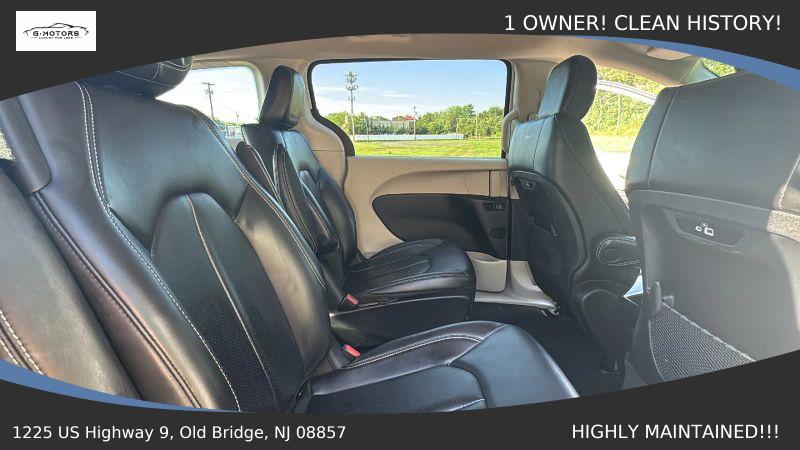 2023 Chrysler Pacifica Hybrid Touring L