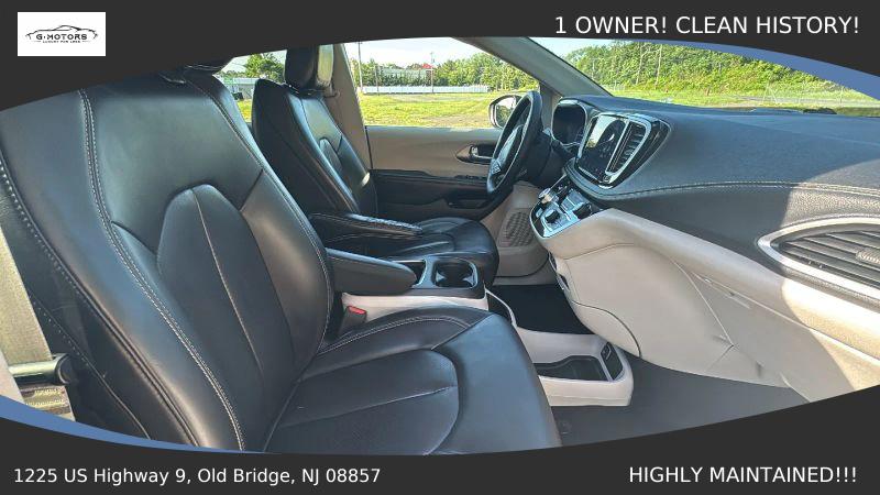 2023 Chrysler Pacifica Hybrid Touring L