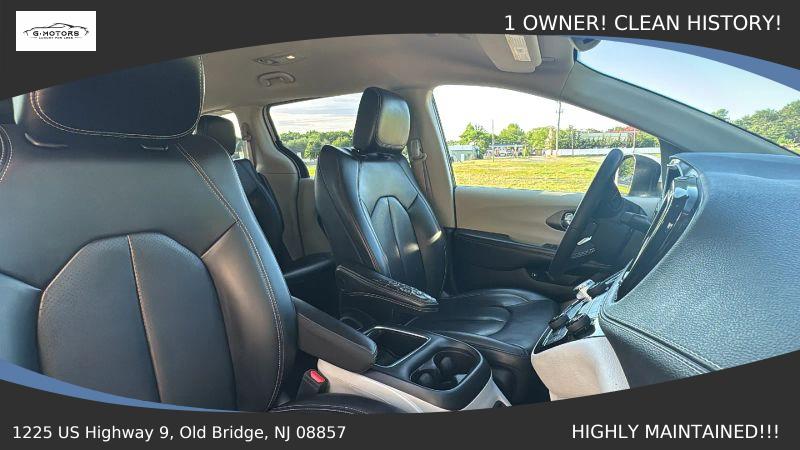 2023 Chrysler Pacifica Hybrid Touring L