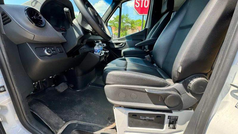2023 Mercedes-Benz Sprinter 2500 High Roof 4-Cyl Diesel HO