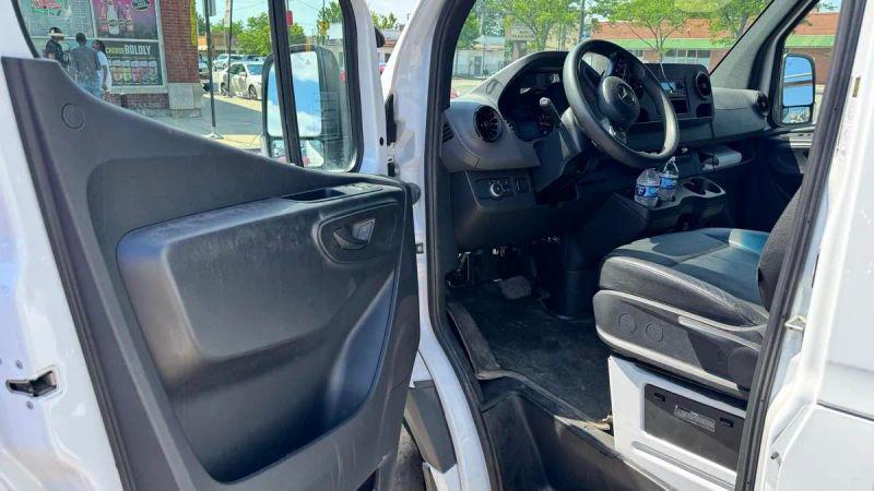 2023 Mercedes-Benz Sprinter 2500 High Roof 4-Cyl Diesel HO