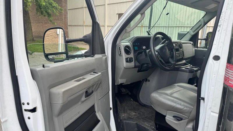 2021 Ford E-350 Cutaway Base