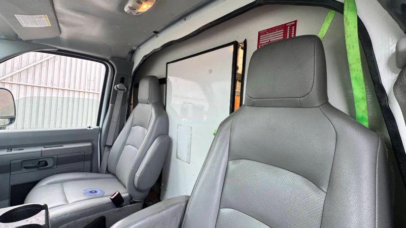 2021 Ford E-350 Cutaway Base