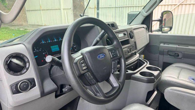 2021 Ford E-350 Cutaway Base