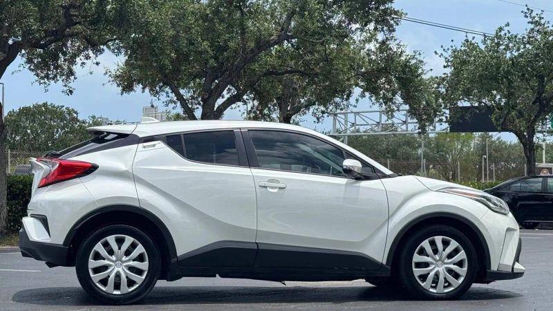 2021 Toyota C-HR LE