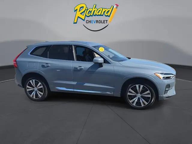 2023 Volvo XC60 B5 Ultimate Bright Theme