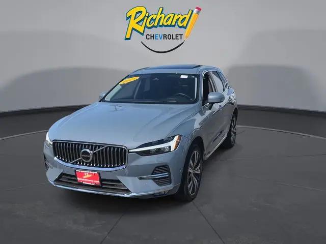 2023 Volvo XC60 B5 Ultimate Bright Theme