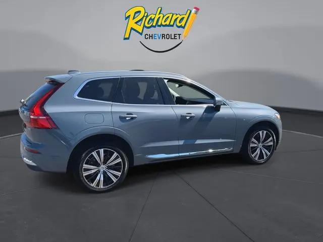 2023 Volvo XC60 B5 Ultimate Bright Theme
