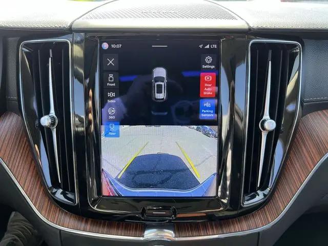 2023 Volvo XC60 B5 Ultimate Bright Theme