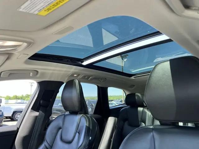 2023 Volvo XC60 B5 Ultimate Bright Theme