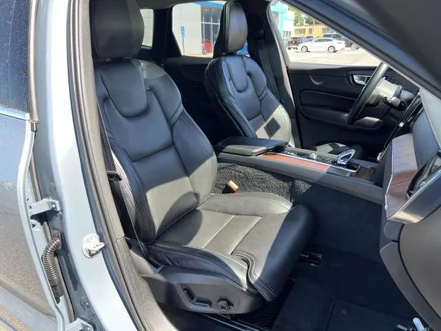 2023 Volvo XC60 B5 Ultimate Bright Theme