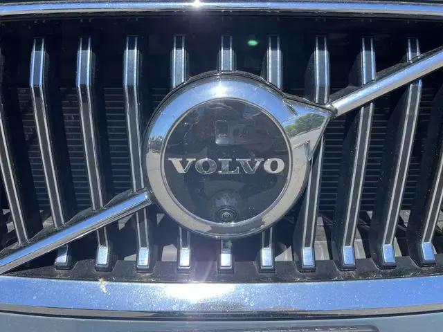 2023 Volvo XC60 B5 Ultimate Bright Theme