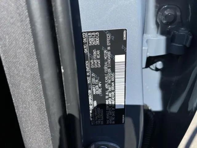 2023 Volvo XC60 B5 Ultimate Bright Theme