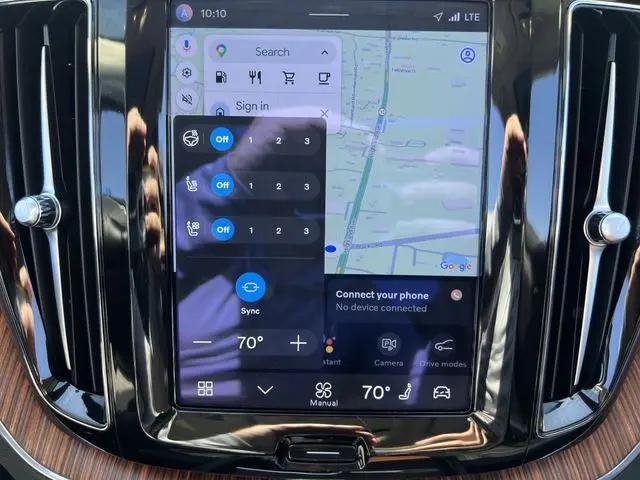 2023 Volvo XC60 B5 Ultimate Bright Theme