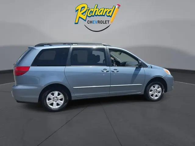2004 Toyota Sienna CE