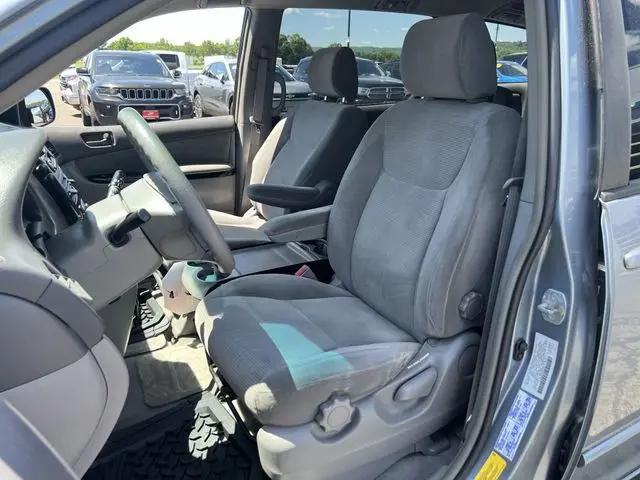 2004 Toyota Sienna CE