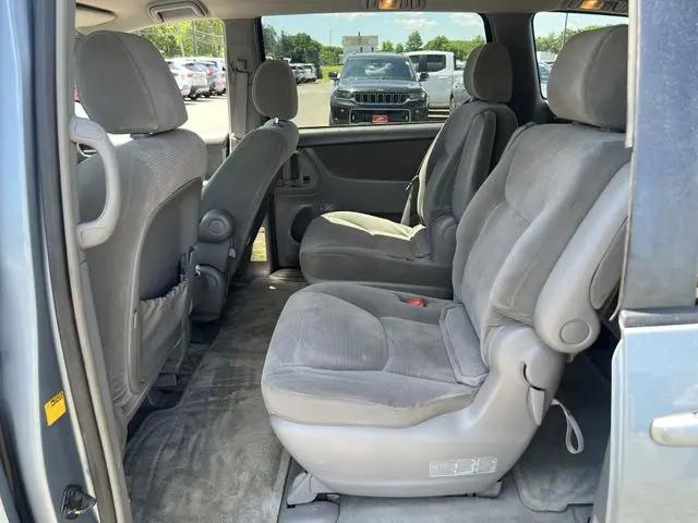 2004 Toyota Sienna CE