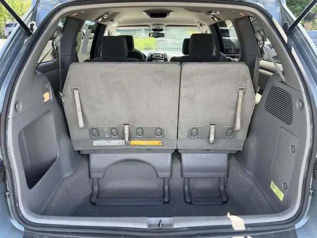 2004 Toyota Sienna CE