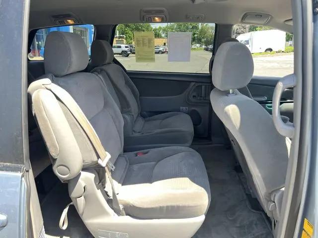 2004 Toyota Sienna CE