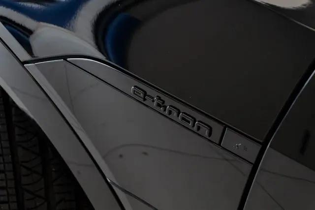 2024 Audi e-tron Prestige quattro