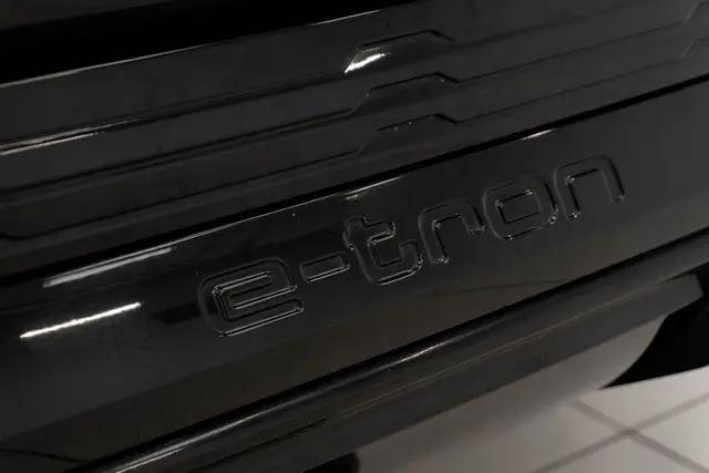 2024 Audi e-tron Prestige quattro