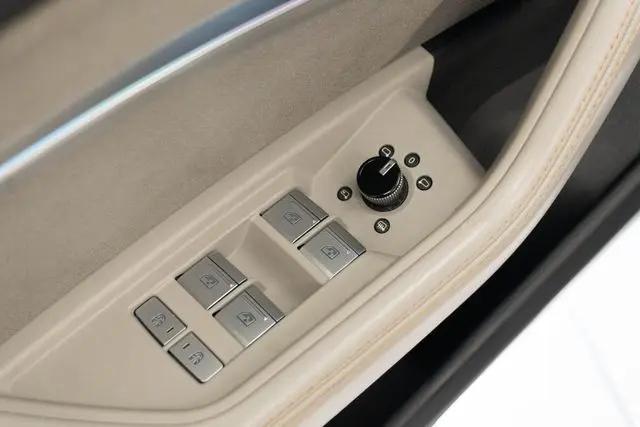 2024 Audi e-tron Prestige quattro