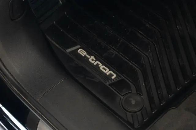 2024 Audi e-tron Prestige quattro
