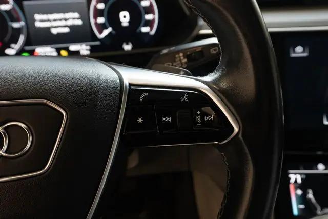 2024 Audi e-tron Prestige quattro