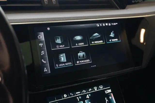 2024 Audi e-tron Prestige quattro