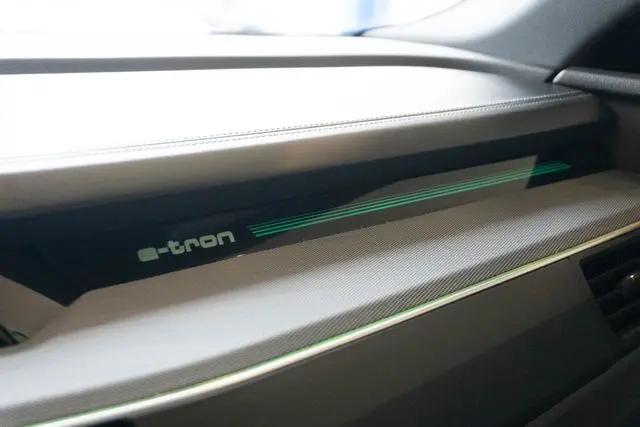 2024 Audi e-tron Prestige quattro