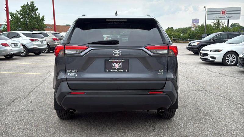 2020 Toyota RAV4 LE