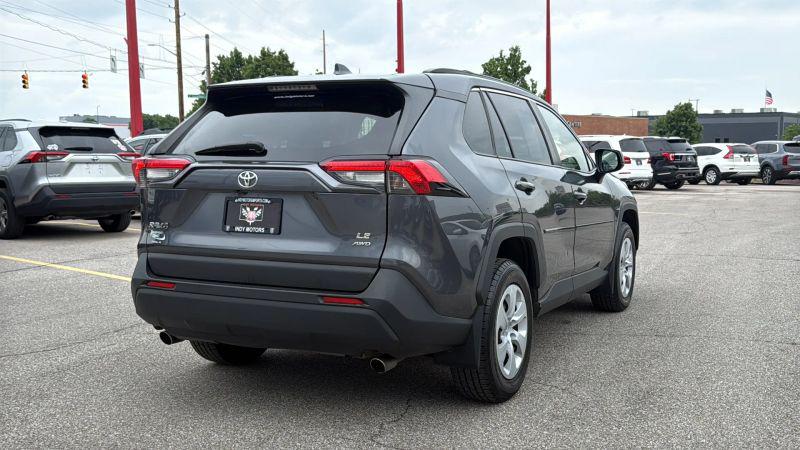 2020 Toyota RAV4 LE