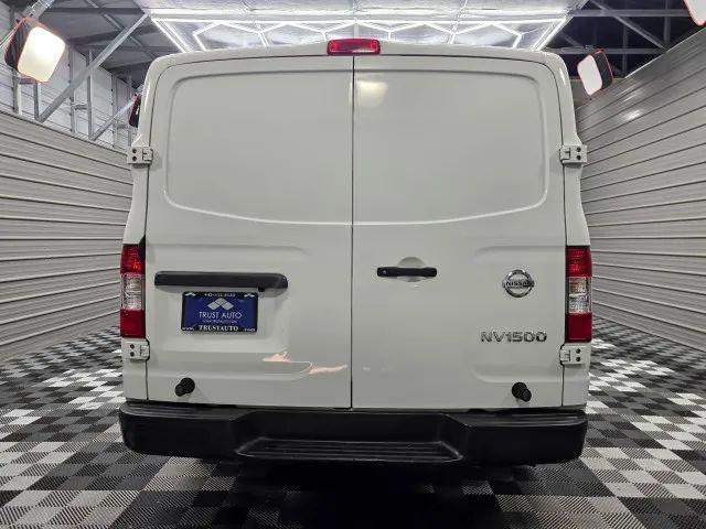 2016 Nissan 1500 S V6