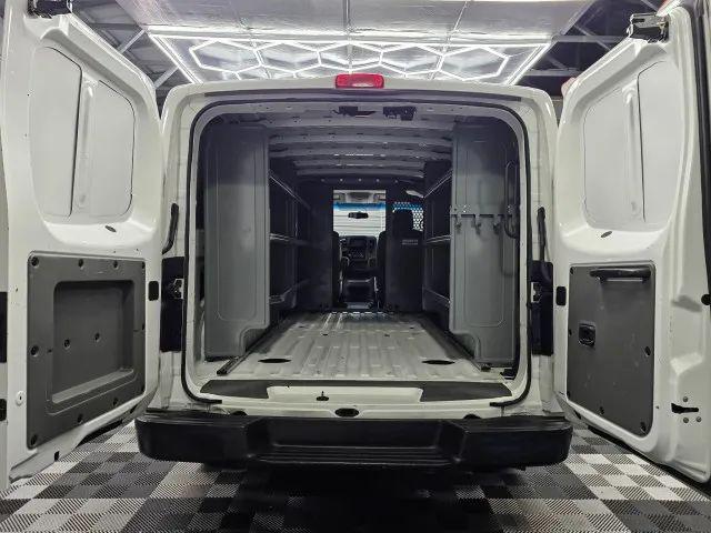 2016 Nissan 1500 S V6