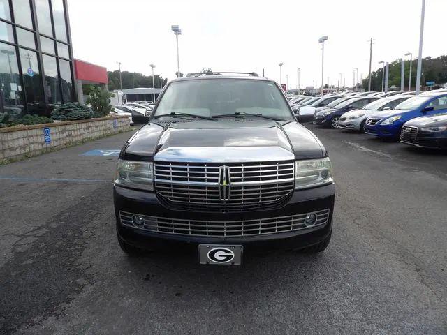 2008 Lincoln Navigator Base
