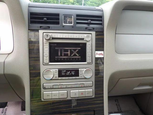 2008 Lincoln Navigator Base