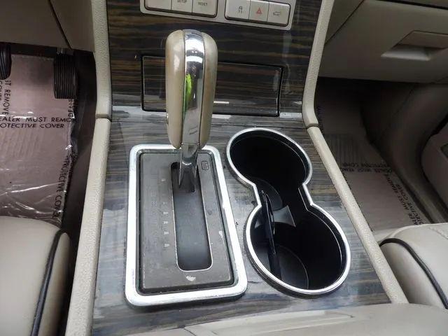 2008 Lincoln Navigator Base