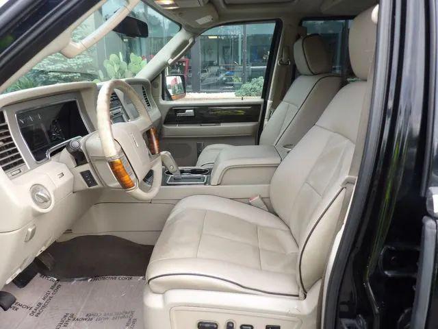 2008 Lincoln Navigator Base