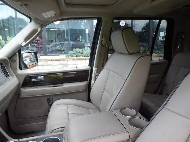 2008 Lincoln Navigator Base