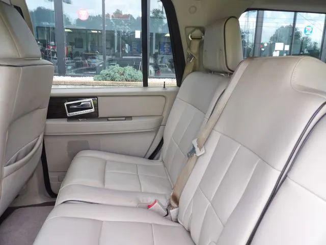 2008 Lincoln Navigator Base
