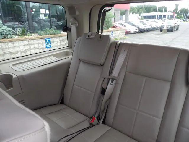 2008 Lincoln Navigator Base
