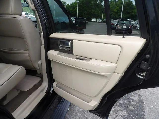 2008 Lincoln Navigator Base